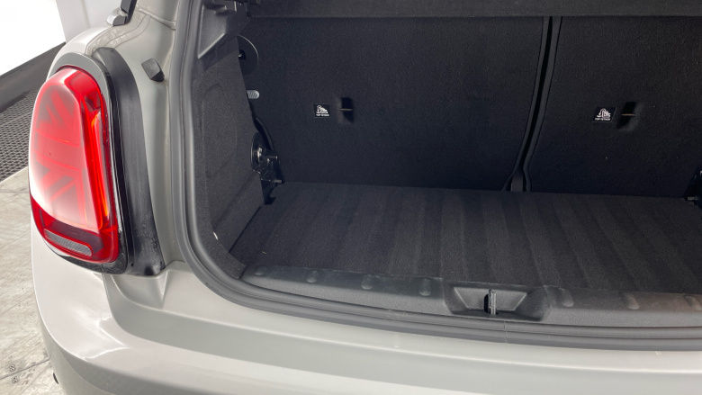 MINI Hatchback 135kW Cooper S Level 3 33kWh 3dr Auto Electric Hatchback